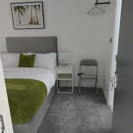 Bankwell Street Two Bedroom -Apartment With Parking Manchester Exterior photo