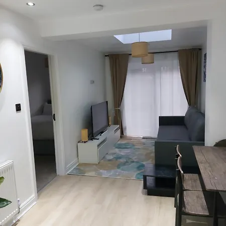 Bankwell Street Two Bedroom -Apartment With Parking Manchester Exterior photo