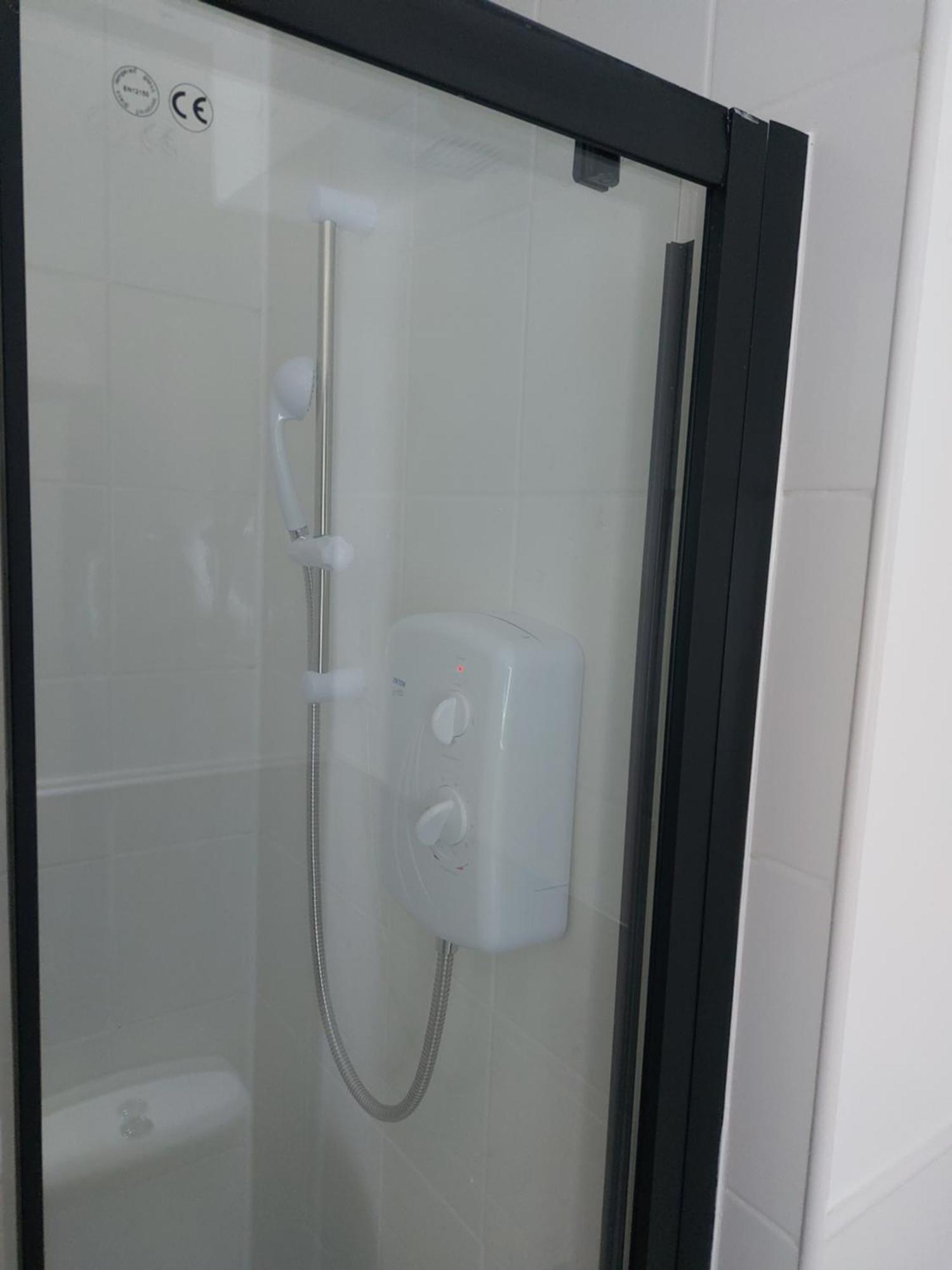 Bankwell Street Two Bedroom -apartment With Parking Manchester